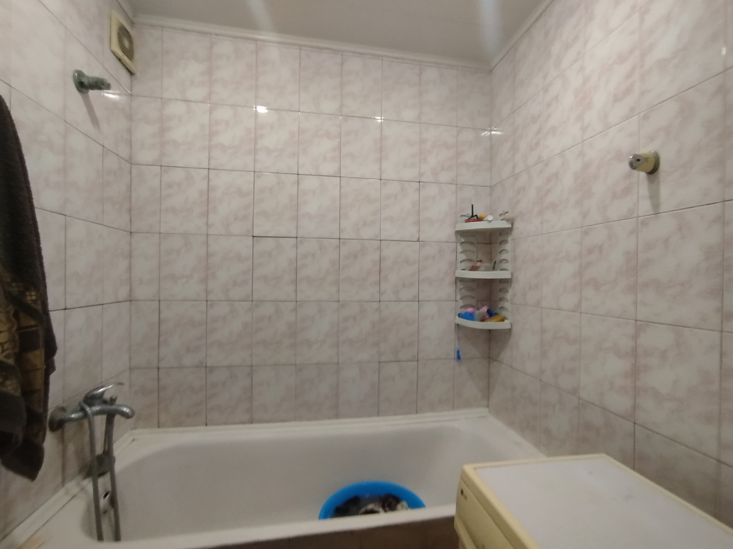 Продам 3-комнатную квартиру в Жовтневом районе 🏢 Этаж: 4 из 9 | 📐 Площадь: 73 м² | 🛠 Улучшенная планировка 🔥 АВТОНОМНОЕ отопление, установлен бойлер 🚿 Раздельный санузел, качественная сантехника 🪟 2 лоджии — простор и дополнительный комфорт 🏠 Хорошее жилое состояние, можно заехать и жить 📏 Отличный этаж — удо...